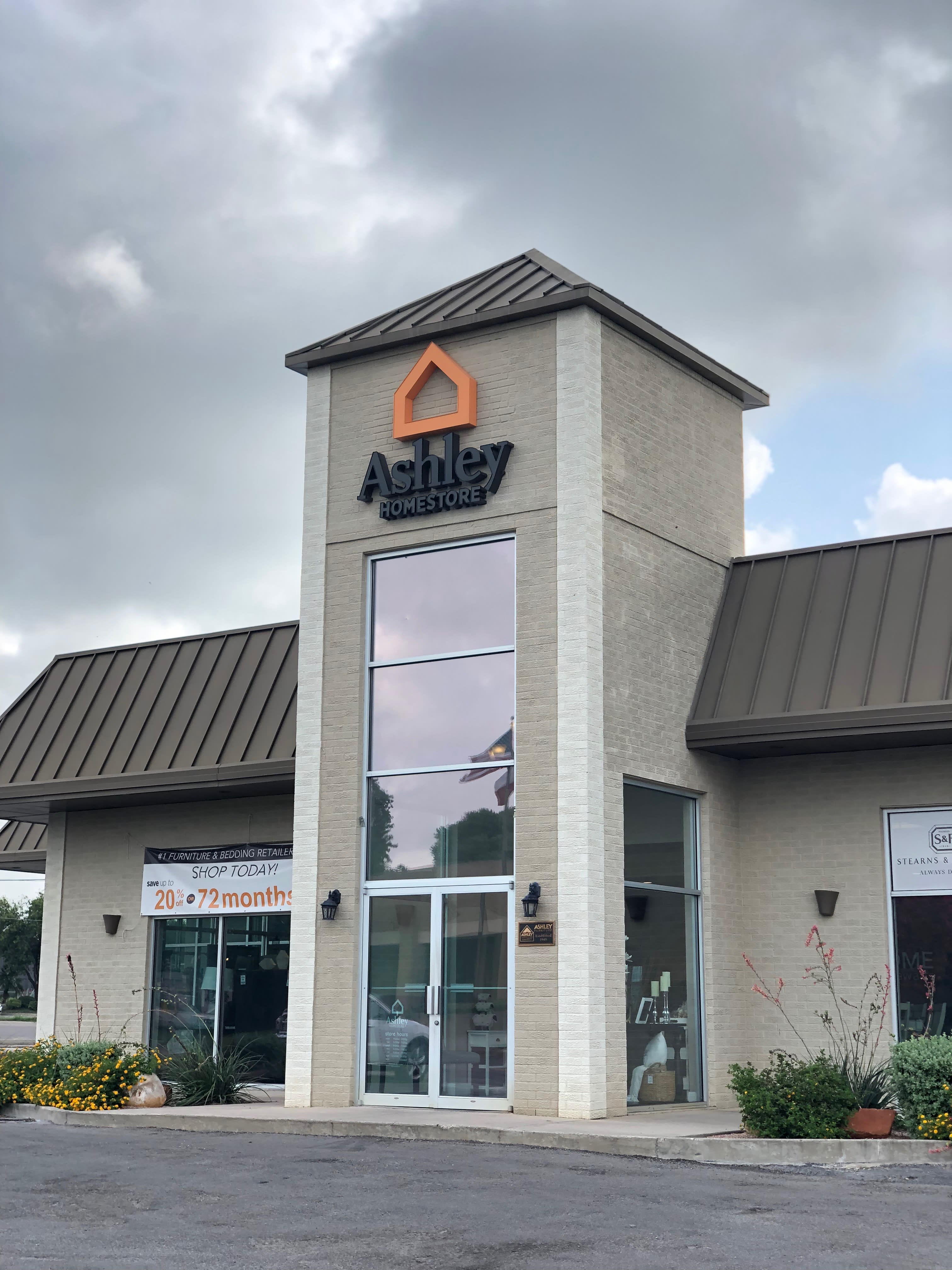 Ashley HomeStore - Del Rio, TX