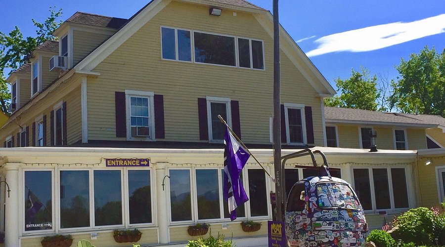 Moat Mountain Smokehouse &Brewing Co.